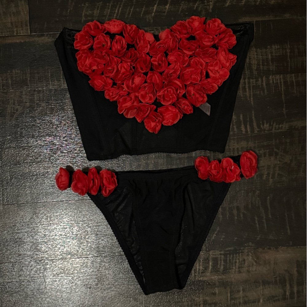 Black Rosette Lingerie Set
